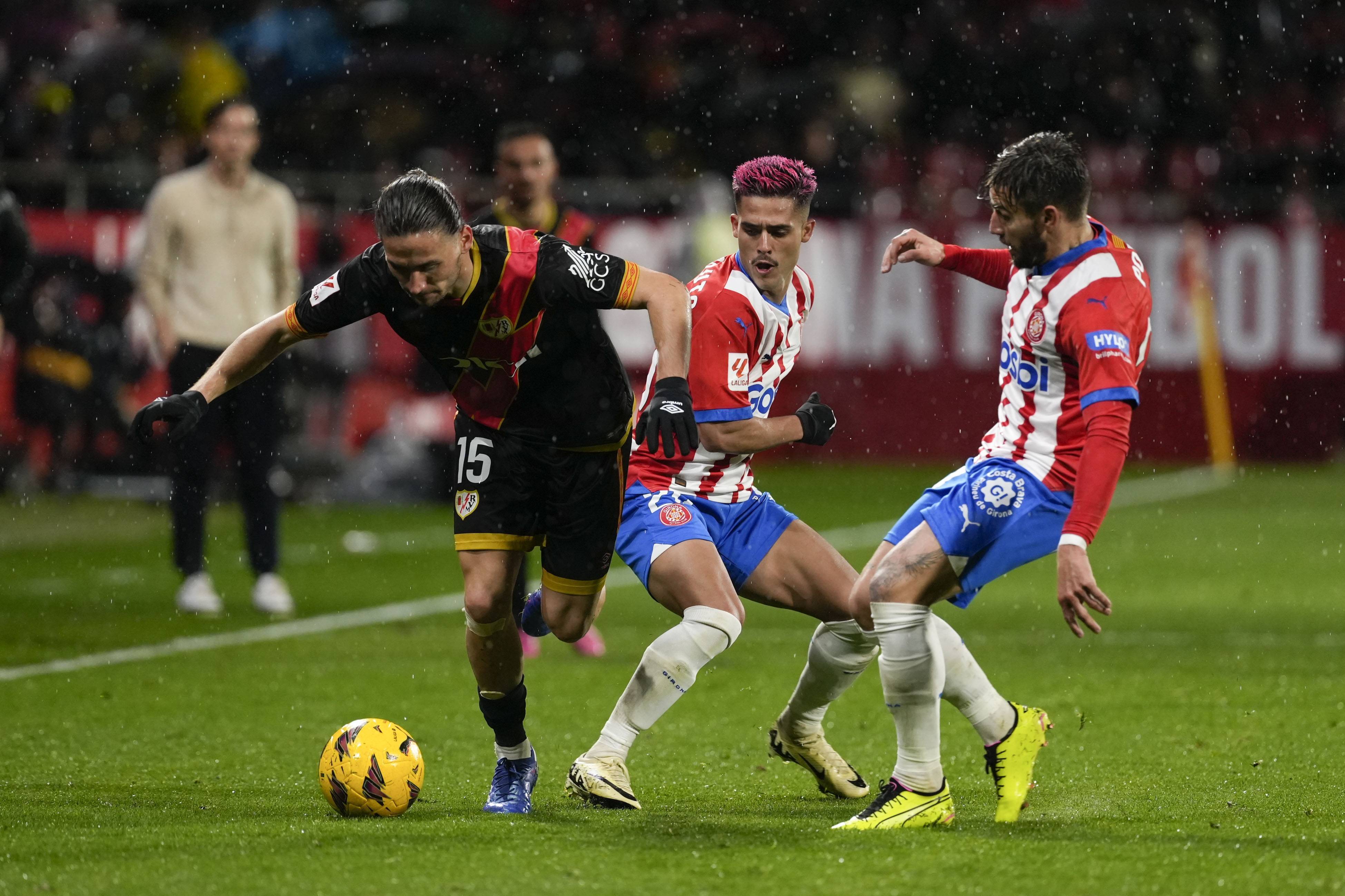 开云体育APP下载-哈斯车队横扫红牛二队，皮亚斯特里点燃赛场的简单介绍