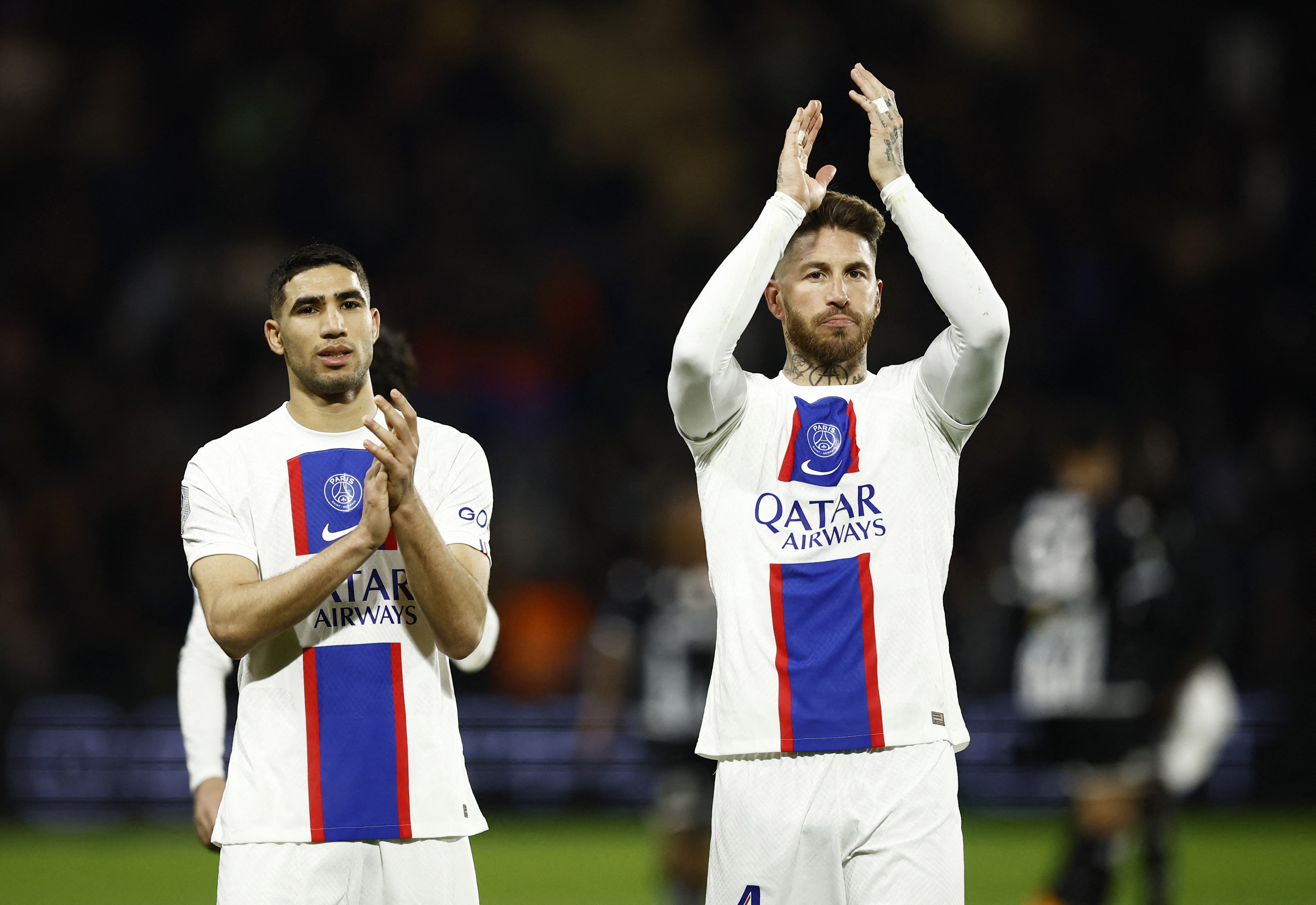 巴黎大胜昂热，法甲豪门强势登顶