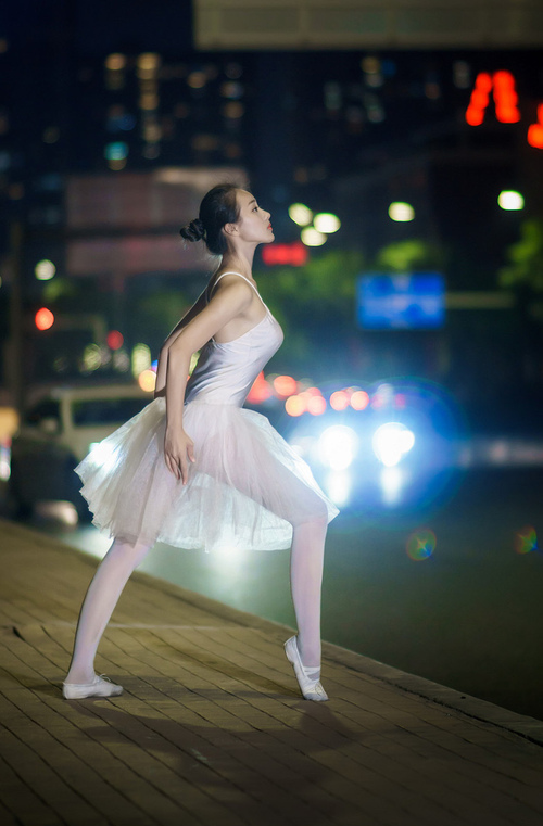 北京队击溃76人，恩比德，从费城王牌到五棵松的关键先生