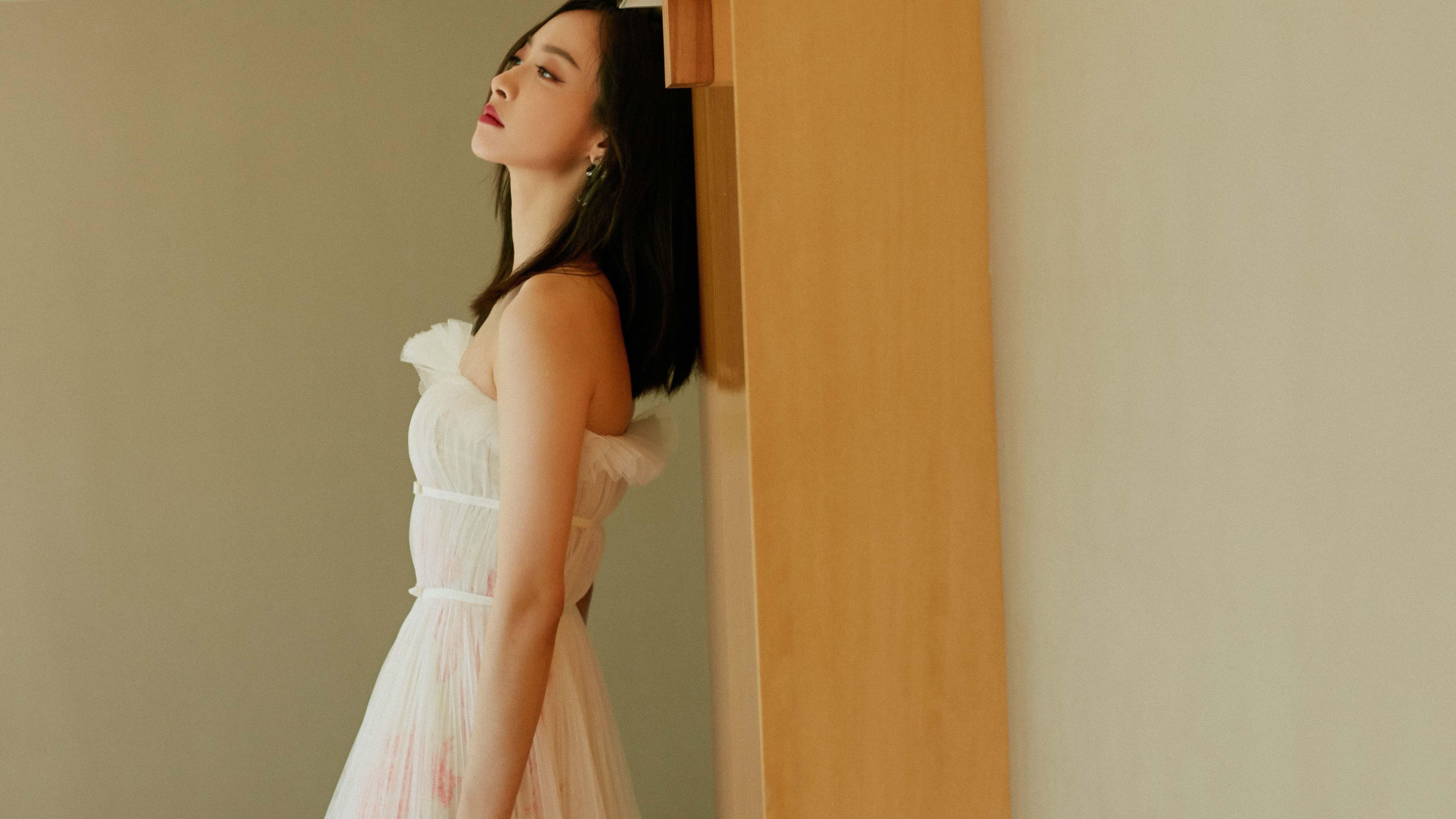 上海队强势击败老鹰,范弗利特里程碑之夜闪耀篮球跨界盛宴