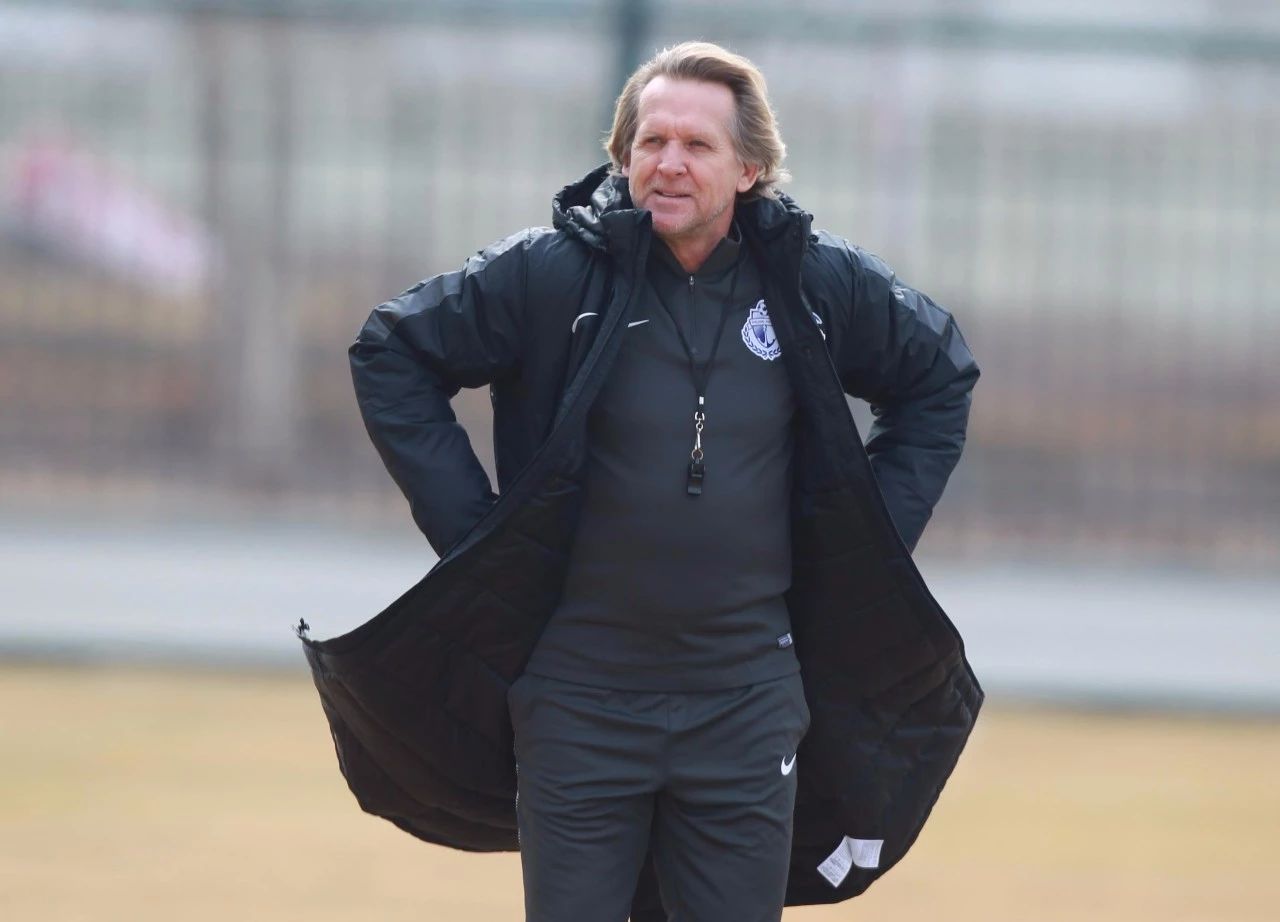 厄瓜多尔淘汰赛过关伊朗,卡拉斯科成为关键先生 厄瓜多尔淘汰赛过关伊朗,卡拉斯科成为关键先生